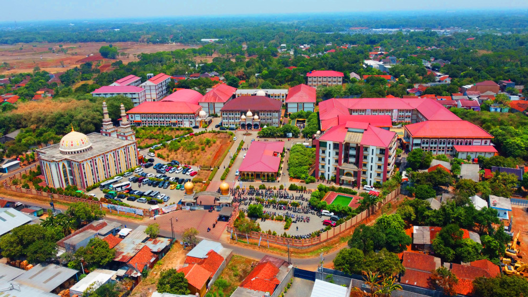 Al-Fityan Boarding School Bogor (ABSB) adalah cabang ke-6 dari Yayasan Al-Fityan. Hadir di tengah-tengah masyarakat dengan satu konsep pendidikan Islam yang memiliki program Islamic Character Building dan Tahfidz Al-Qur’an.